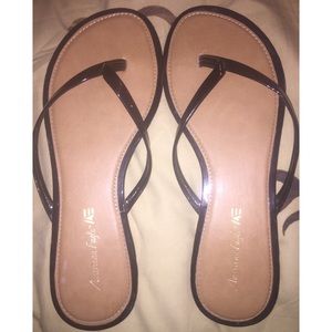 American Eagle flip flops